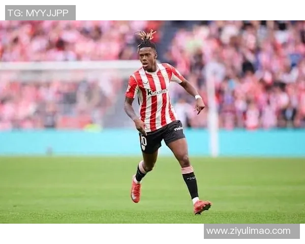 足球明星的小女儿如何在绿茵场上绽放光芒成为小小球迷的偶像